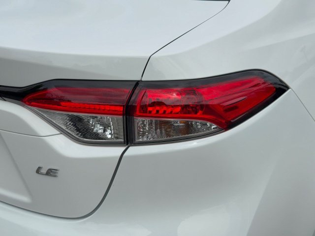 Used 2025 Toyota Corolla LE w/ Convenience Package FWD image 11
