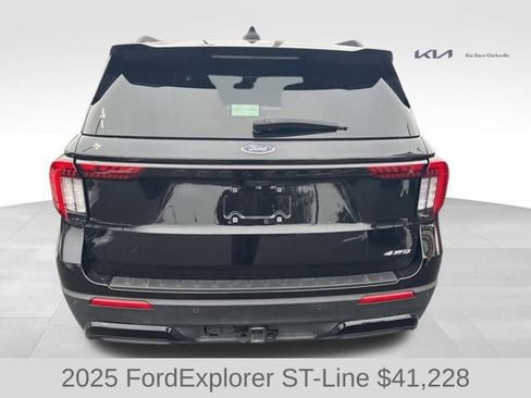 Used 2025 Ford Explorer ST-Line image 7