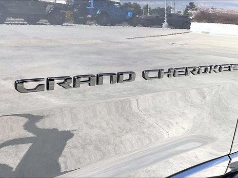 New 2026 Jeep Grand Cherokee L Limited AWD/4WD image 25