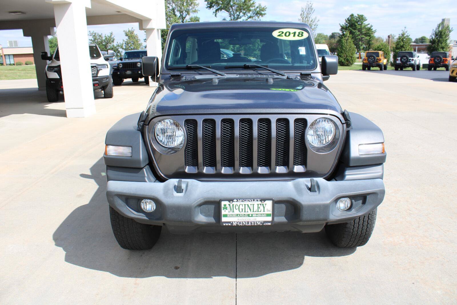 Used 2018 Jeep Wrangler Unlimited Sport AWD/4WD image 3