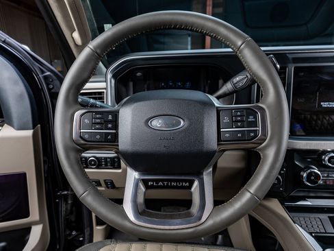 Used 2025 Ford F450 Platinum w/ Platinum Plus Package image 18