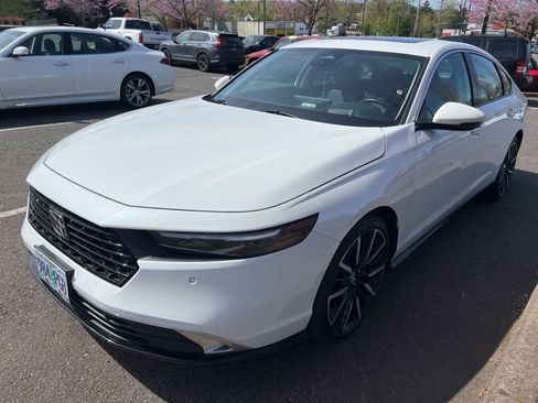 Used 2023 Honda Accord Touring image 1