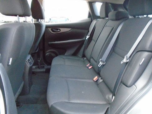 Used 2021 Nissan Rogue Sport S image 5