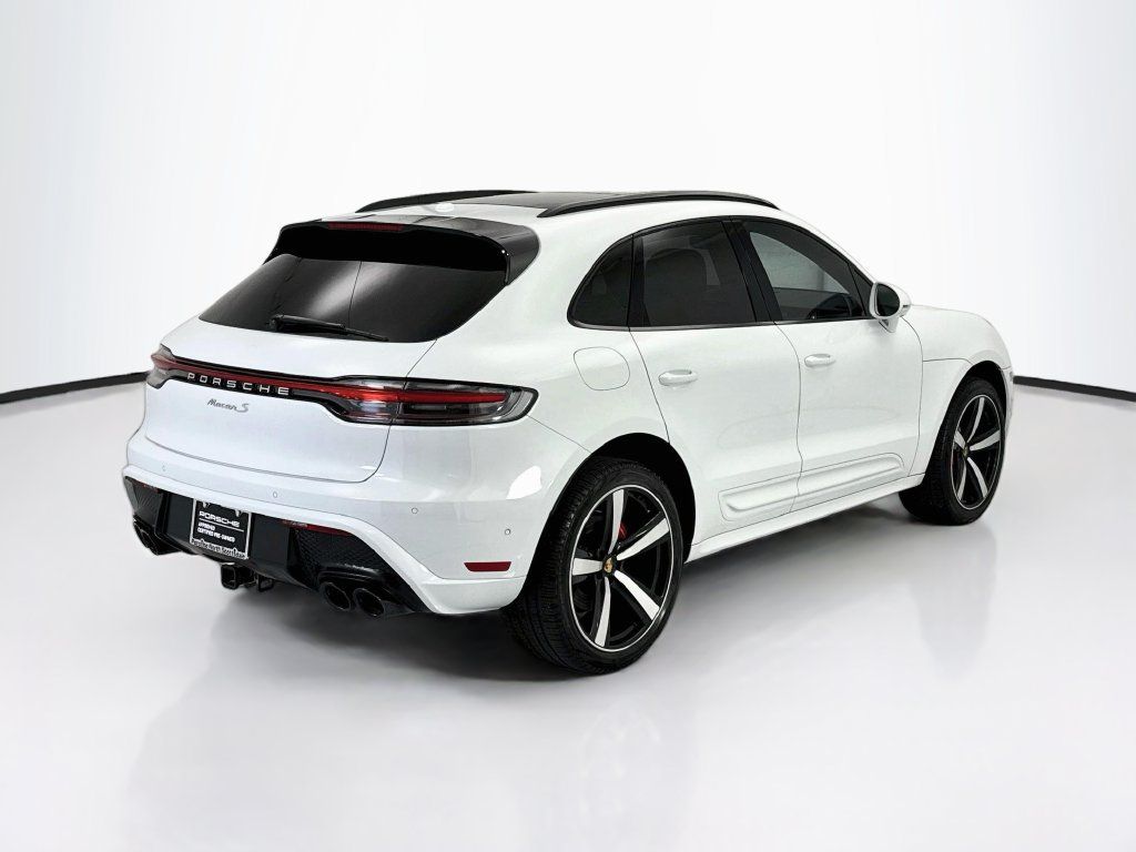 Certified 2022 Porsche Macan S AWD/4WD image 7