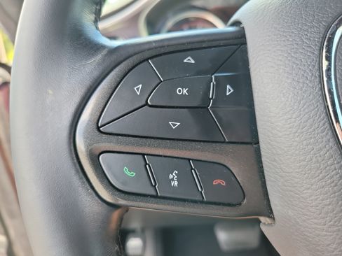 Used 2020 Dodge Challenger SXT RWD image 12