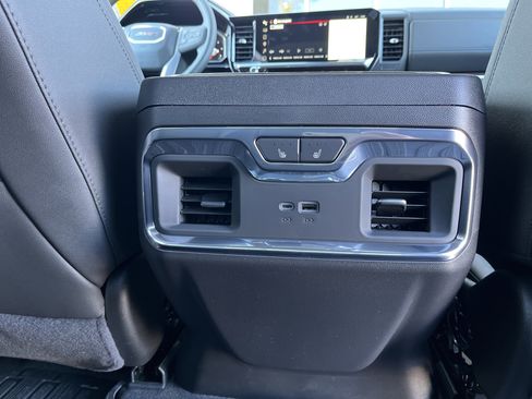 New 2026 GMC Sierra 1500 SLT image 25