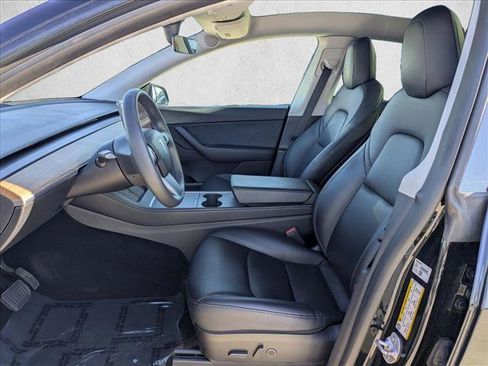 Used 2021 Tesla Model Y Long Range image 17