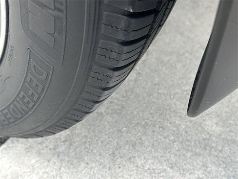 Used 2019 Toyota Highlander XLE image 14