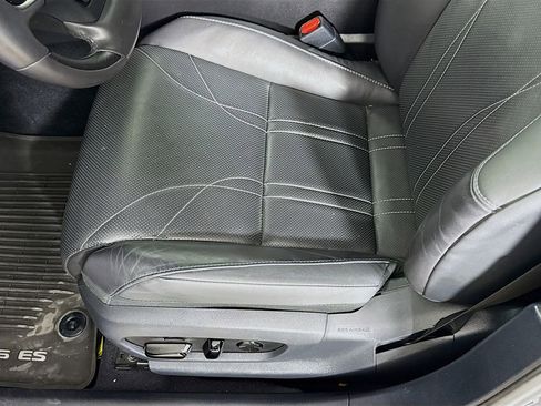 Used 2022 Lexus ES 300h Ultra Luxury w/ Accessory Package 2 image 20