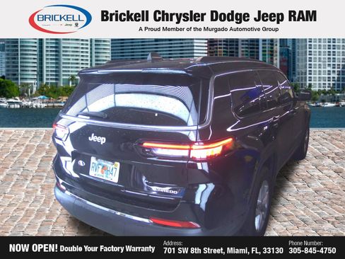 Used 2025 Jeep Grand Cherokee Laredo RWD image 11