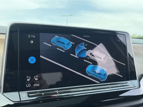 Used 2024 Volkswagen Atlas SE image 18