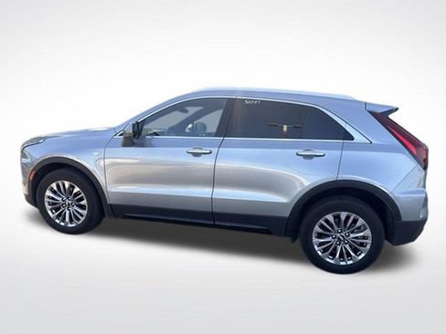 Used 2025 Cadillac XT4 Premium Luxury FWD image 7