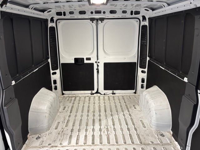 Used 2025 RAM ProMaster 2500 w/ Convenience Group FWD image 10