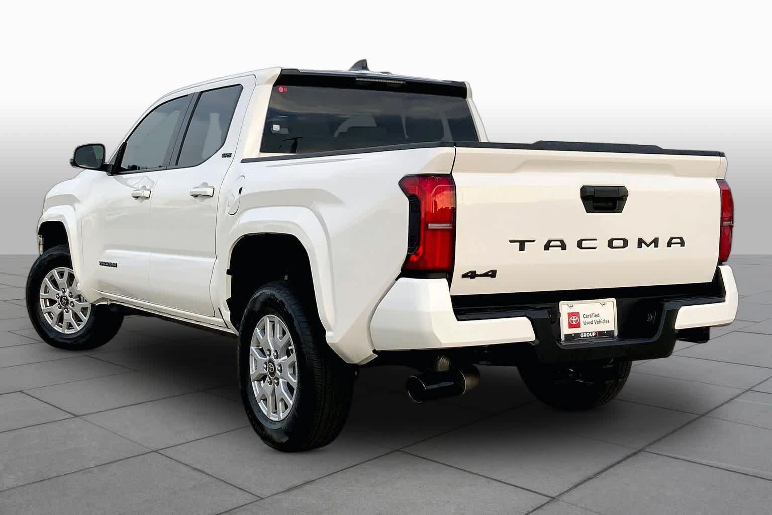 Certified 2026 Toyota Tacoma SR5 AWD/4WD image 12