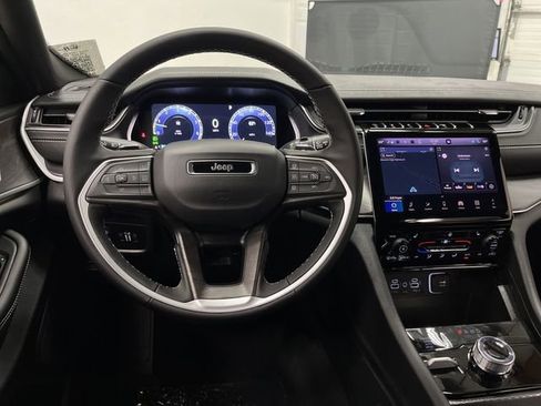 New 2025 Jeep Grand Cherokee L Limited image 5