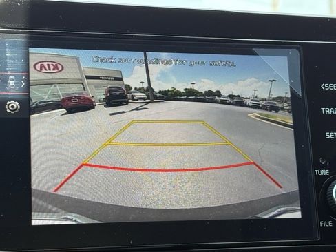 New 2025 Kia Sportage LX image 17