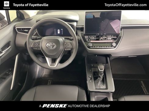 Used 2026 Toyota Corolla Cross XLE w/ Convenience Package image 5