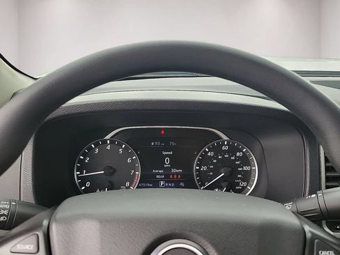 Used 2024 Nissan Frontier SV RWD image 17