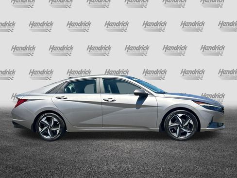 Used 2023 Hyundai Elantra Limited FWD image 3