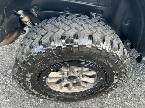 Used 2022 Jeep Wrangler Unlimited Rubicon w/ Trailer Tow Package image 18