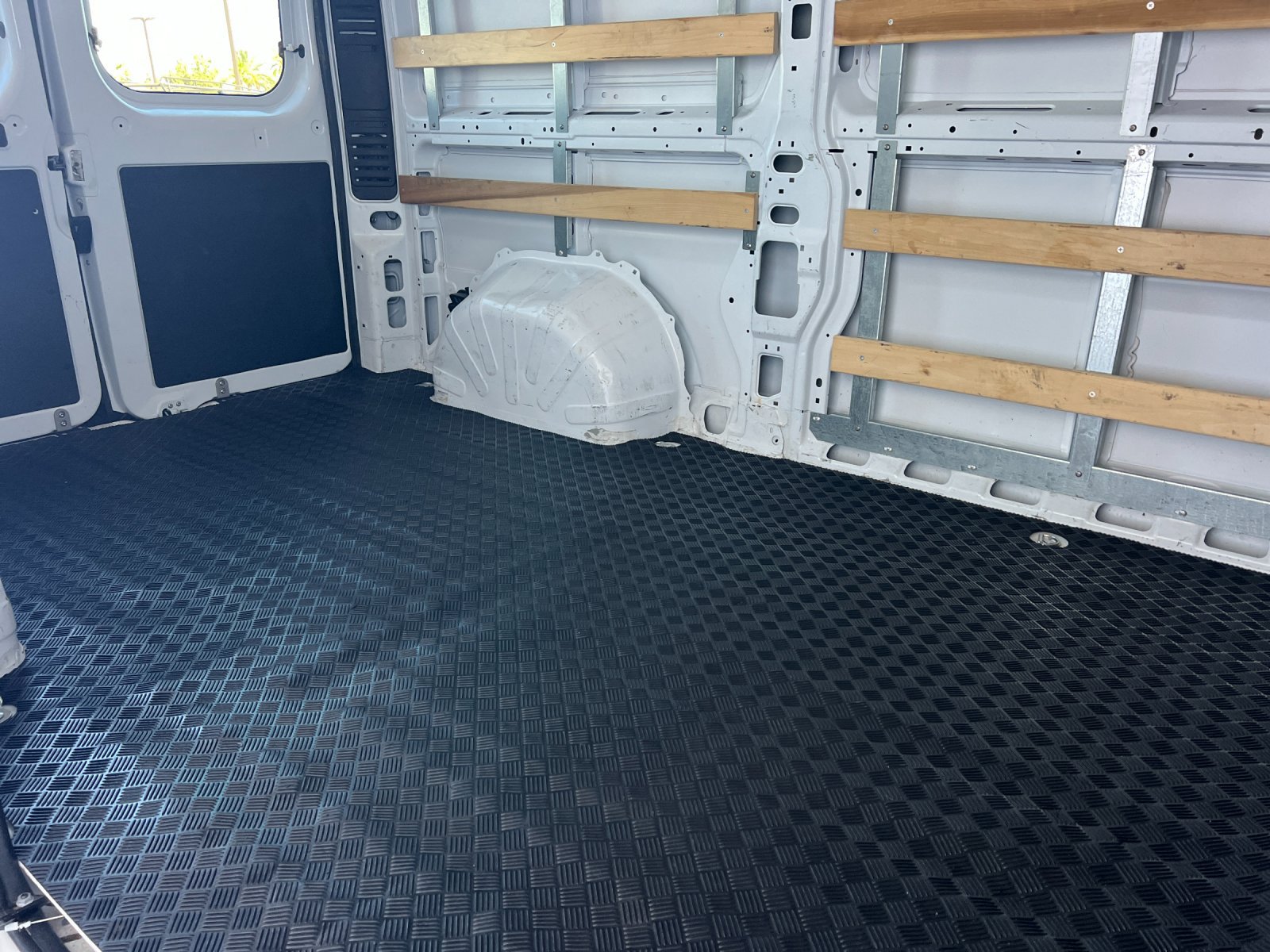 Used 2025 RAM ProMaster 2500 w/ U-Haul Equipment Group FWD image 15