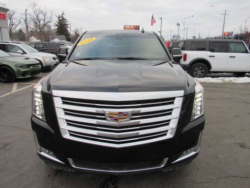 Used 2018 Cadillac Escalade ESV Platinum image 2