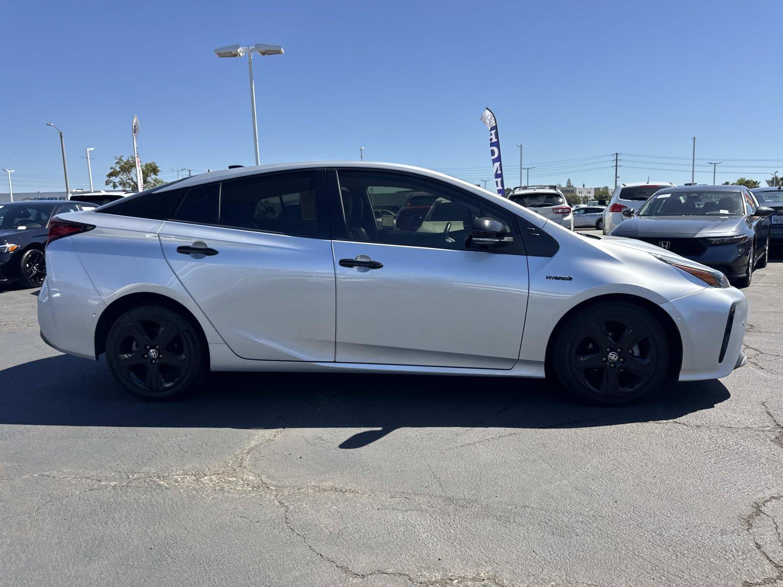 Used 2022 Toyota Prius FWD image 6