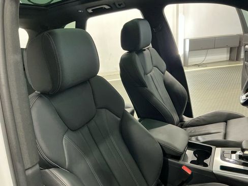 Used 2025 Audi Q5 2.0T Premium image 31