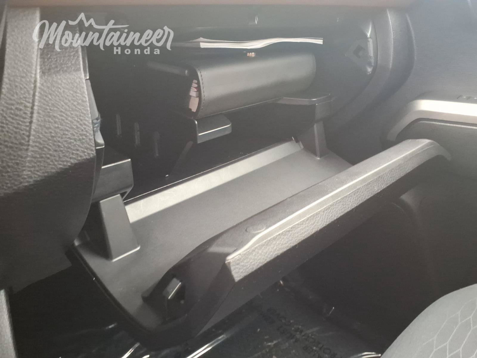 Used 2016 Toyota Tacoma SR5 RWD image 41