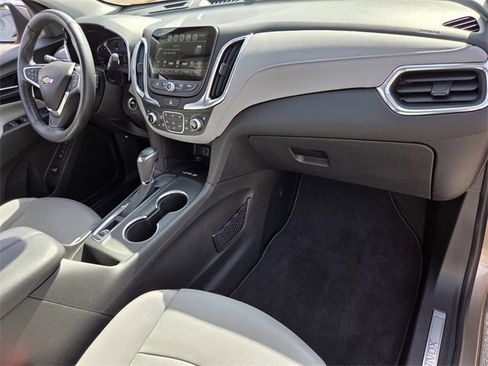 Used 2018 Chevrolet Equinox Premier image 21
