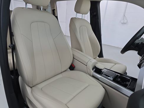 Used 2020 Mercedes-Benz GLB 250 image 10