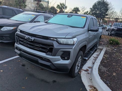 Used 2023 Chevrolet Colorado LT w/ LT Convenience Package II image 3