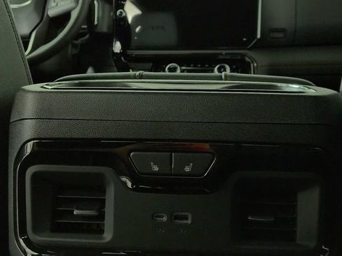 New 2026 GMC Sierra 2500 AT4 w/ AT4 Premium Plus Package AWD/4WD image 24