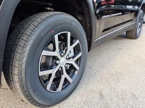 New 2025 Jeep Grand Cherokee Limited image 10