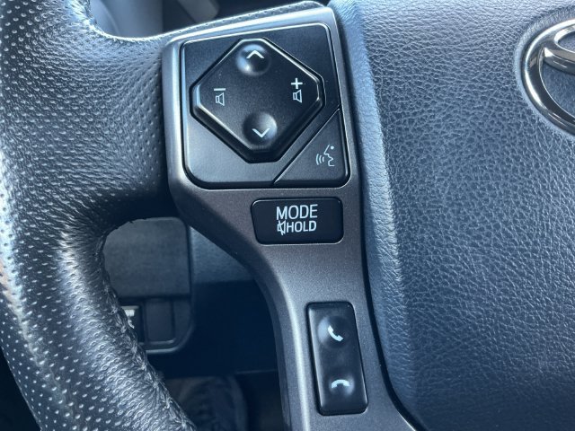 Used 2020 Toyota Tacoma TRD Off-Road w/ Technology Package AWD/4WD image 19