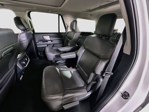 Used 2025 Ford Expedition Active AWD/4WD image 29
