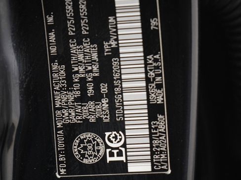 Used 2018 Toyota Sequoia Limited image 33