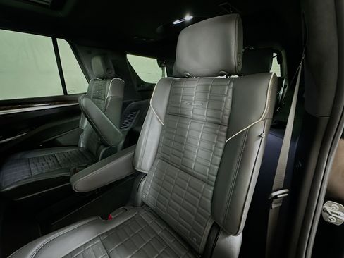 Used 2025 Cadillac Escalade Sport Platinum w/ LPO, Floor Liner Package AWD/4WD image 3
