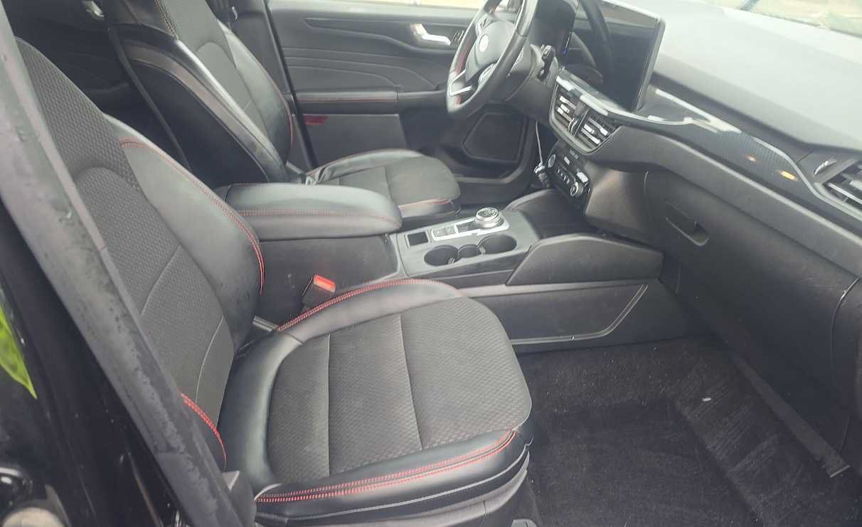 Used 2023 Ford Escape ST-Line w/ Tech Pack #1 AWD/4WD image 10