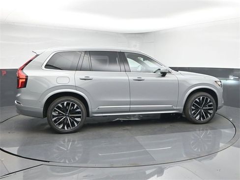 New 2026 Volvo XC90 B6 Plus w/ Protection Package Premier image 8