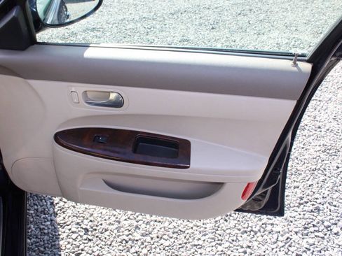 Used 2007 Buick LaCrosse CXL FWD image 19