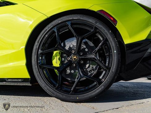 Used 2025 Lamborghini Revuelto AWD/4WD image 25