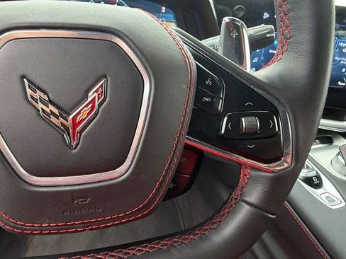 Used 2025 Chevrolet Corvette Stingray Convertible image 19