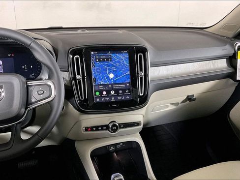 New 2026 Volvo XC40 B5 Ultra w/ Climate Package AWD/4WD image 5