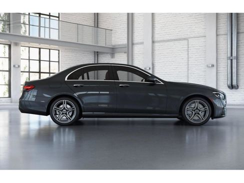 Certified 2022 Mercedes-Benz E 350 4MATIC Sedan image 2