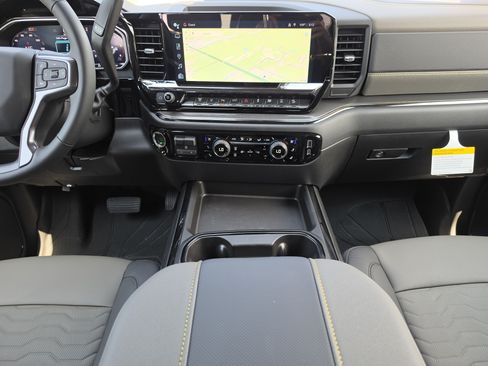 New 2026 Chevrolet Silverado 2500 ZR2 AWD/4WD image 21