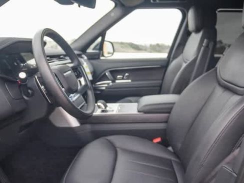New 2025 Land Rover Range Rover SE image 16