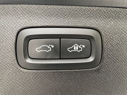 Certified 2023 Volvo XC90 B6 Plus image 11