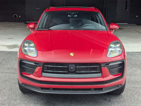 Used 2025 Porsche Macan image 6