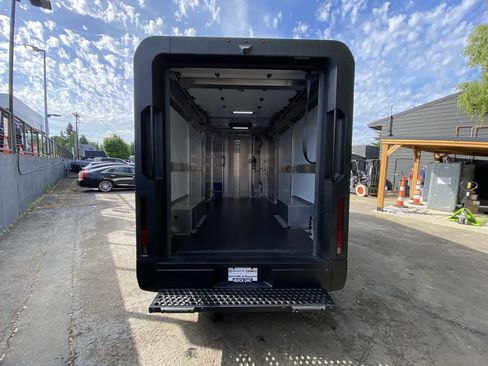 Used 2024 Chevrolet Brightdrop 600 w/ Commercial Equipment Package AWD/4WD image 23